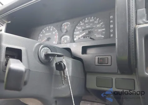 1993 Nissan Truck King Cab z USA, uszkodzony, nr VIN 1N6SD16S5PC405482